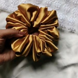 3 Satin Scrunchies 🛒