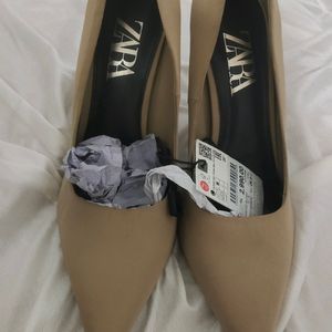 Zara Heels Size 40 But Can Fit 38,39 Also