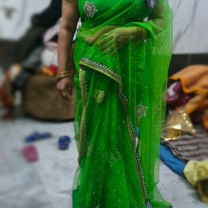 Very Beautfull Parrot Green Net Saree