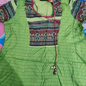 Green Kurti