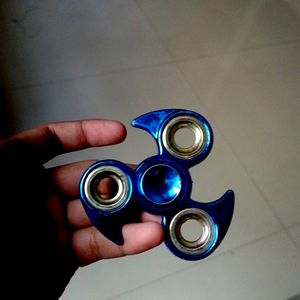 1 Metallic Blue Spinner At Cheap😉