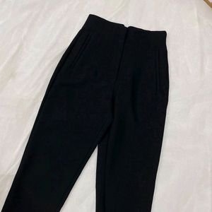 ZARA CARROT PANTS