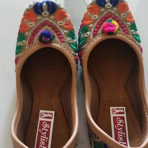 Ethnic Footwear For Girl