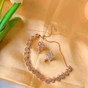 Rose Gold Prety Necklace