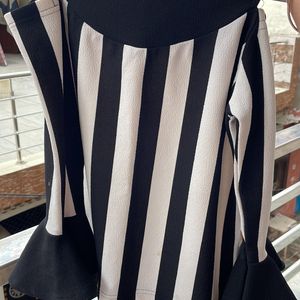 Black And White Line Shoulder Cut Top