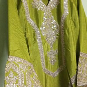 New/Unused Embroiderd Kurta Set