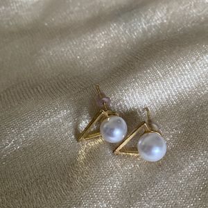 Pearl Studs