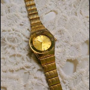 🤩🤩Golden Watch ⌚ for Women 🤩😍😍