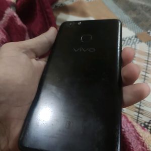 Vivo V7+