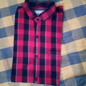 Half sleeve Red checks xl size.. luk new unused