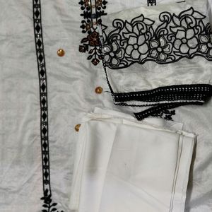 Aari Embroidered With Beeds And Sequence Zari Work