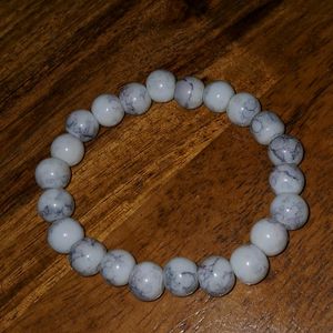 White Howlite Crystal Bead Bracelet