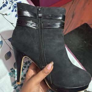 Heel Boot