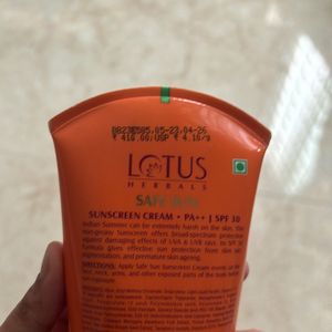 LOTUS SUNSCREAM SPF 30