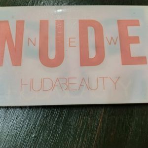 Huda beauty Eyeshadow Palette