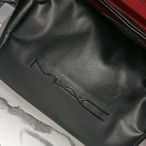 Mac Original Leather Trevel Bag