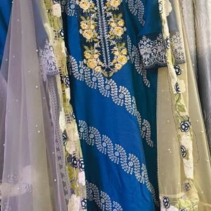 Pakistani Embroidery And Dupatta Suit