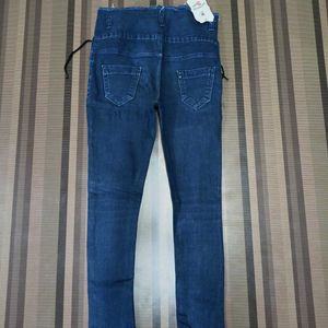 Z-35 Size 30 Slim Fit Women Denim Jeans