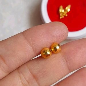 (2)🪙18 Carat Real Gold Studs