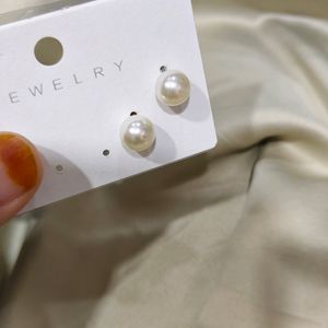 Pretty Pearl Studs