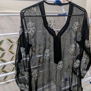 Luchnowi Kurti