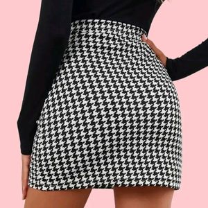 Stylish Polyester Mini Skirt for Women(17Inch)