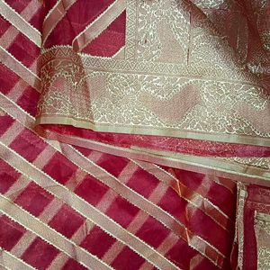 Saree With Blouse For Parties Or Wedding