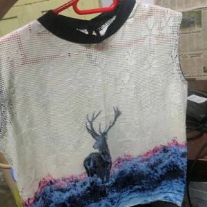 White Mesh Top With Reindeer Design.                        ⭕CASH ONLY ⭕