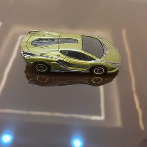 Tomica lamborghini Sian 1:66 Mermaid Green