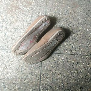 Khadims worn out Shoes