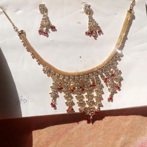 zarkan neckpiece with earings