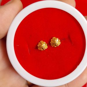 Beautiful  New Flower Desine Studs