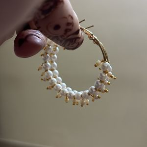 White Pearl Loreals Round Earring