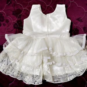 🎠Gorgeous Off White Baby Frock 🎠