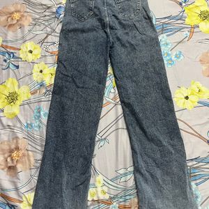 Women Stright Fit Denims