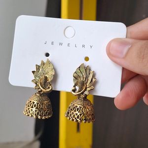 2 ETHNIC GOLD EARINGS