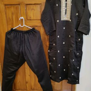 BRAND NEW, Black 🖤 Suit Set With Dupatta