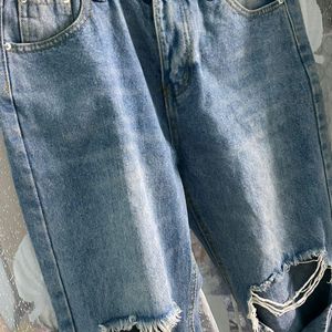 Trendy Knee Cut Jeans