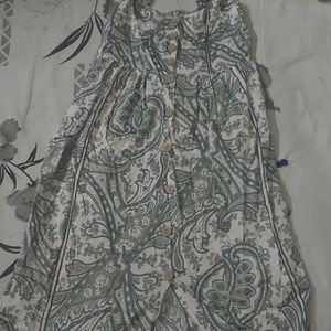 Green Sleeves Knee Length (5'5) Dress