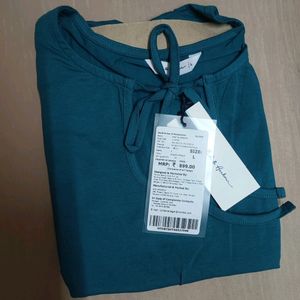 Women Keyhole Neck Top