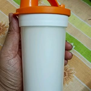 Tupperware Sipper Tumbler