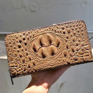 BROWN CLUTCH