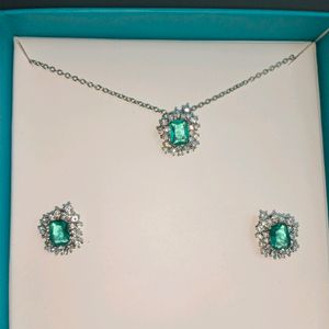 Beautiful Emerald Set