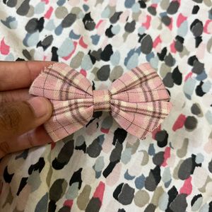 Max Bow Hair Clip