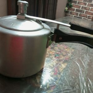 MILTON Pressure Cooker 3 Litre