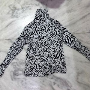 H&M Turtle Neck Shirt Full Hands