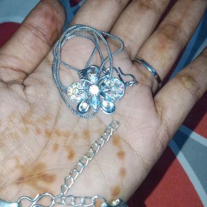 A Set Of Chain+Ring+Bracelet