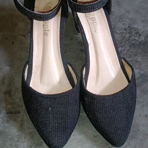 Pointed Toe Heel