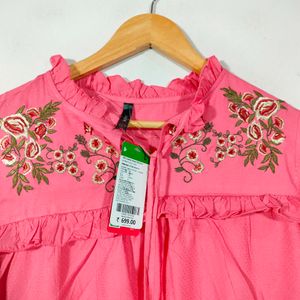 Peach Embroidery Casual Top (Women's)