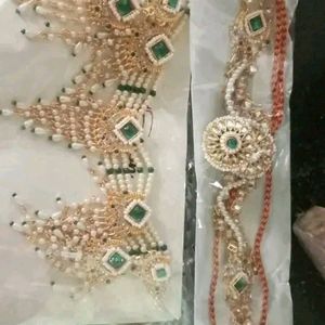 Choker and Earrings With Combo mathapatti,mangtika